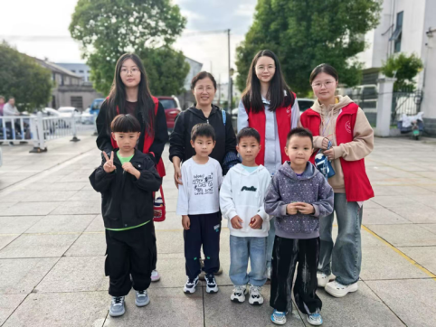练湖中心幼儿园关工委：童心与爱心同频